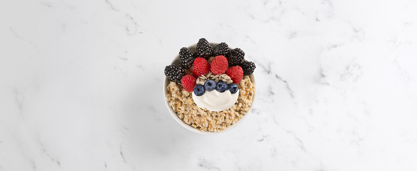 Easy Berry Oatmeal Bowl: Quick Comfort for Delicious Mornings